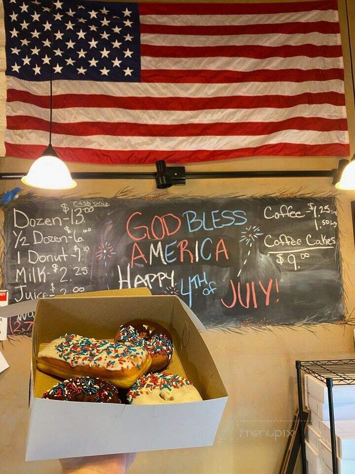 My Sister's Lil Donut Shoppe - Oswego, IL