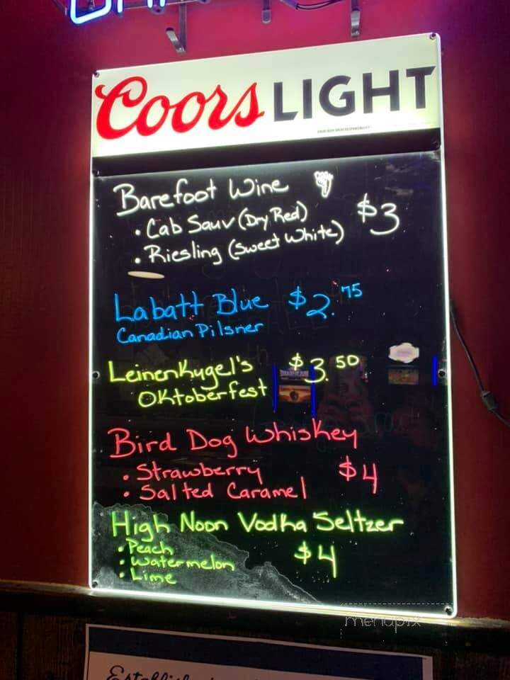 Fuzzy's Tavern - Cobden, IL