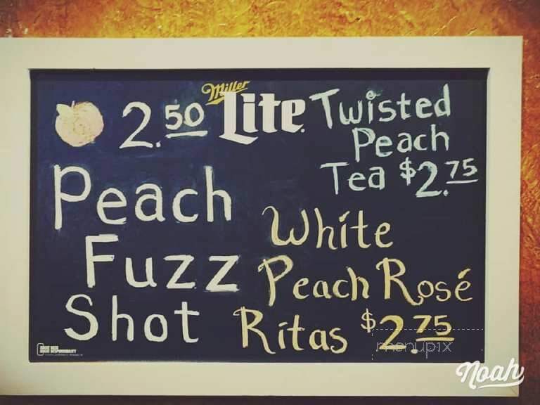 Fuzzy's Tavern - Cobden, IL