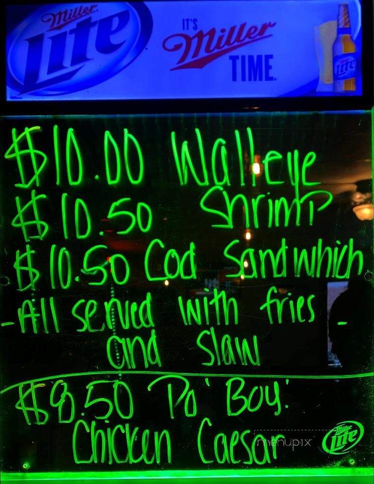 Caddyshack Sports Bar - Farmersville, IL