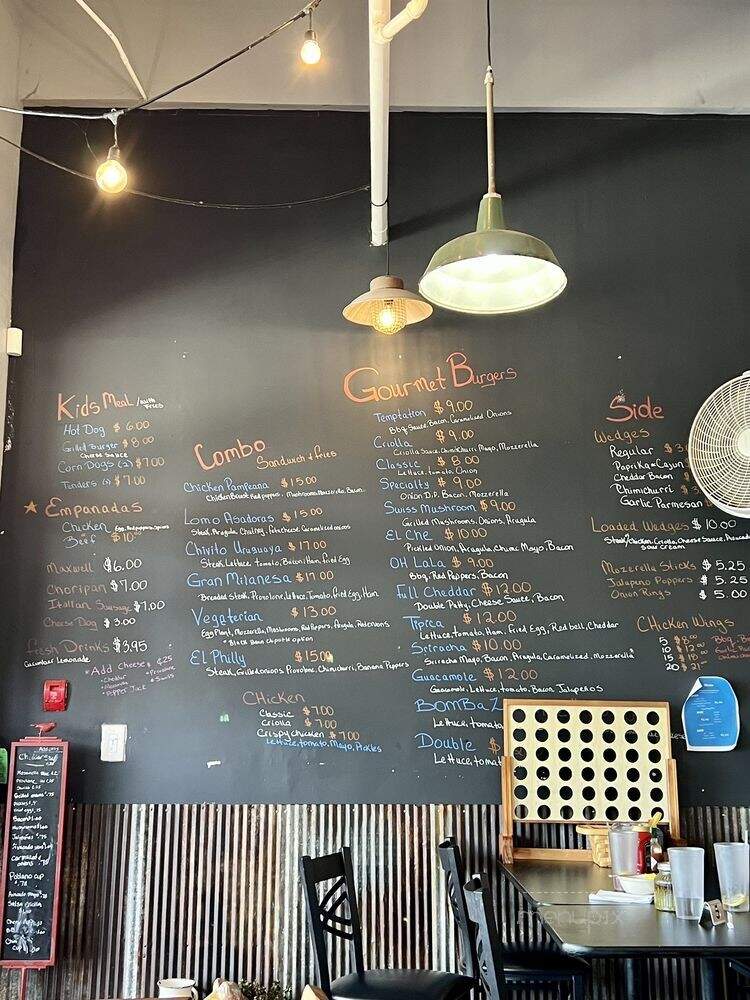 Asadoras Argentina Burgers - Oswego, IL